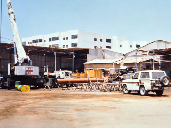 One of Lamprell’s early yards, a one-acre, near the Galadari roundabout in Deira, Dubai